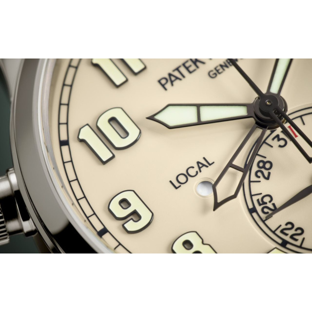 PATEK PHILIPPE カラトラバ・パイロット・トラベルタイム 5524G-010