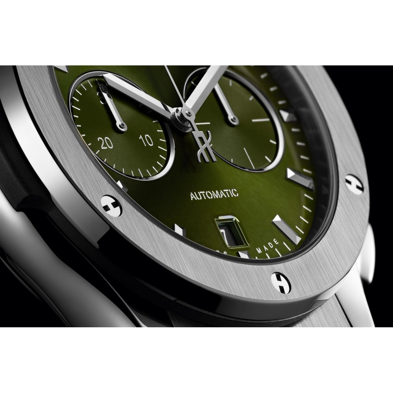 HUBLOT クラシック・フュージョン クロノグラフ チタニウム グリーン 42mm 541.NX.8970.RX