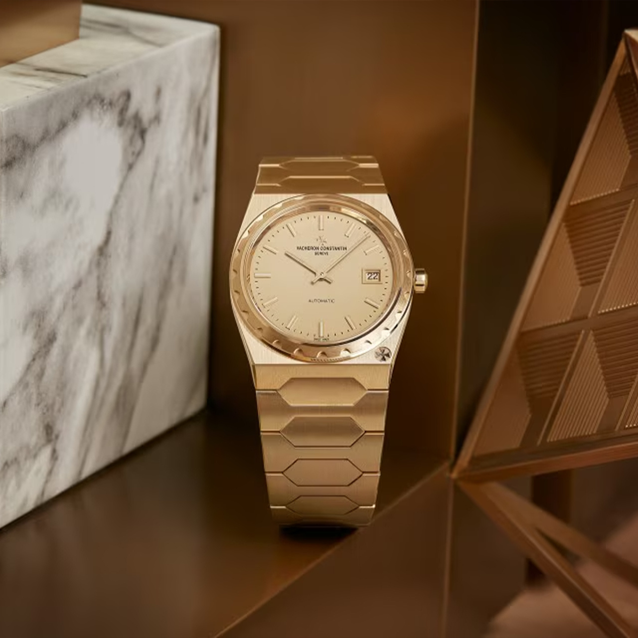 VACHERON CONSTANTIN ヒストリーク・222 4200H/222J-B935