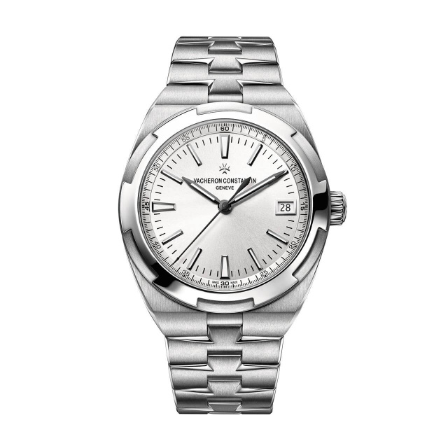 VACHERON CONSTANTIN オーヴァーシーズ 4520V/210A-B126