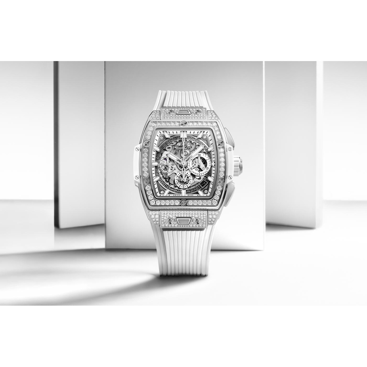 HUBLOT スピリット オブ ビッグ・バン チタニウム ホワイト パヴェ 42mm 642.NE.2010.RW.1604