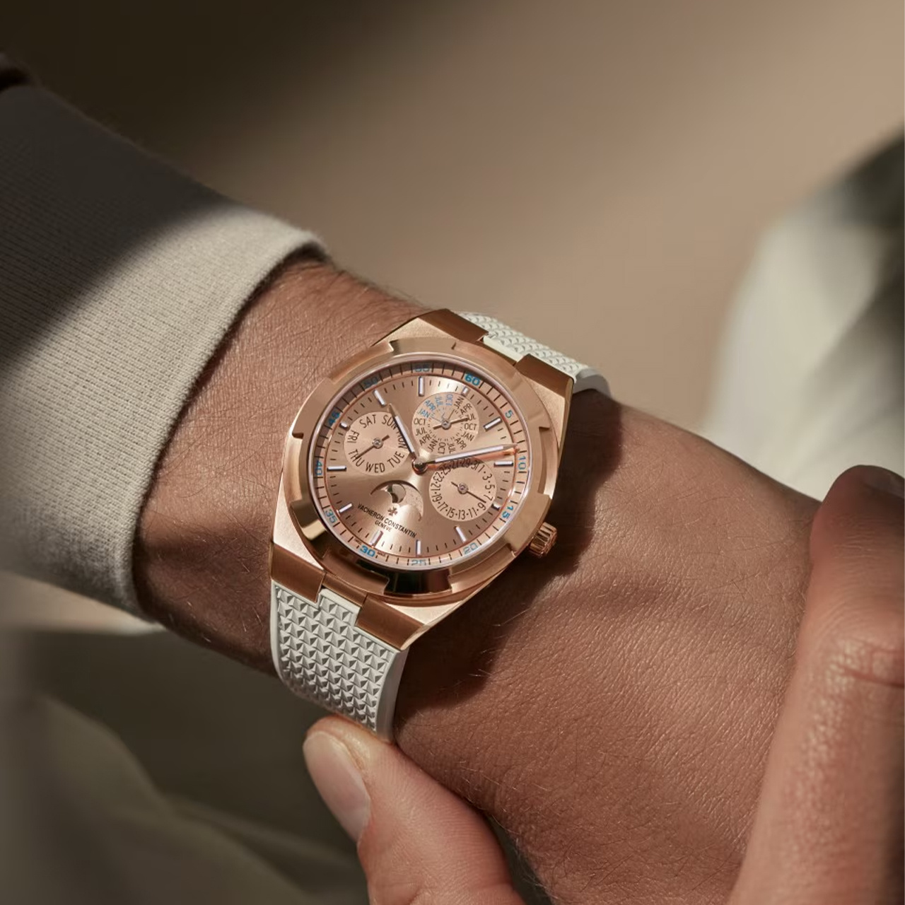 VACHERON CONSTANTIN オーヴァーシーズ エクストラフラット・パーペチュアルカレンダー 4300V/220R-H144