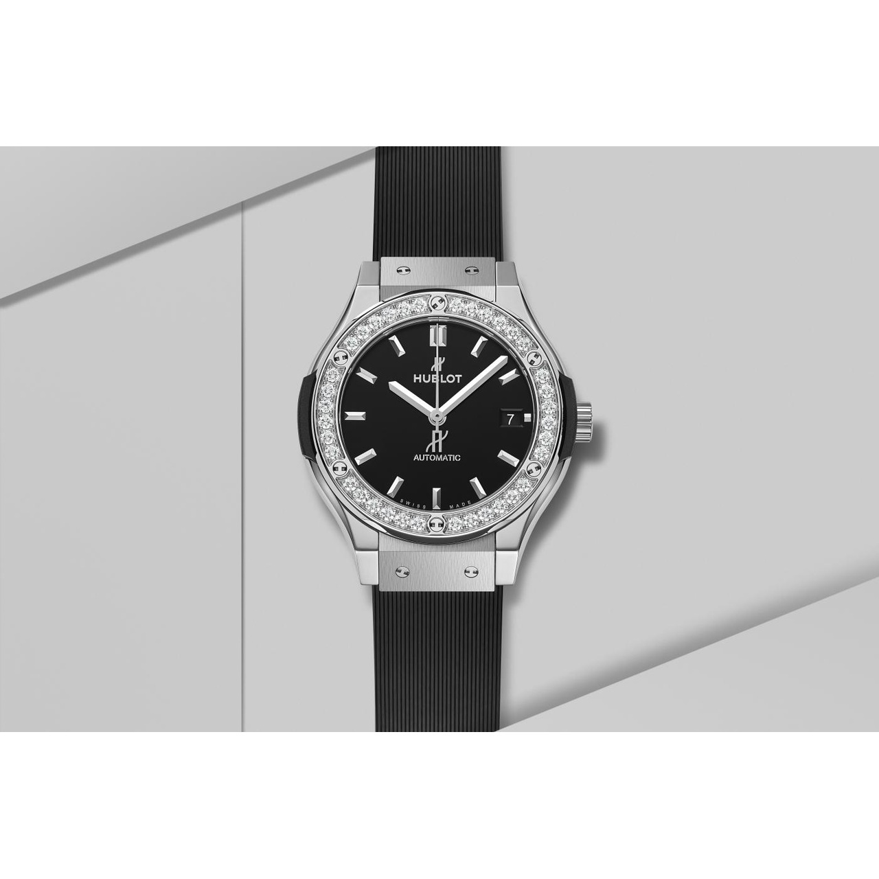 HUBLOT クラシック・フュージョン チタニウム ダイヤモンド 38mm 565.NX.1470.RX.1204