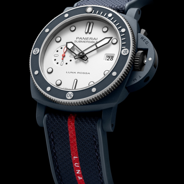 PANERAI サブマーシブル クアランタクアトロ ルナ・ロッサ Ti-Ceramitech™ PAM01543