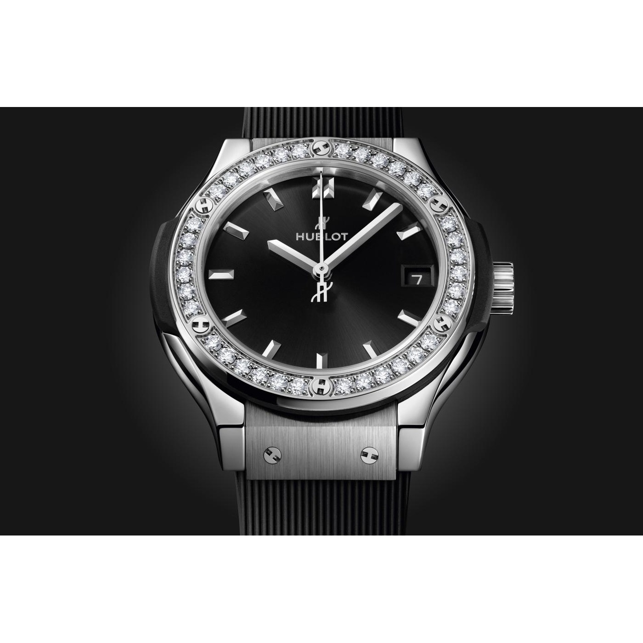 HUBLOT クラシック・フュージョン チタニウム ダイヤモンド 33mm 581.NX.1470.RX.1104
