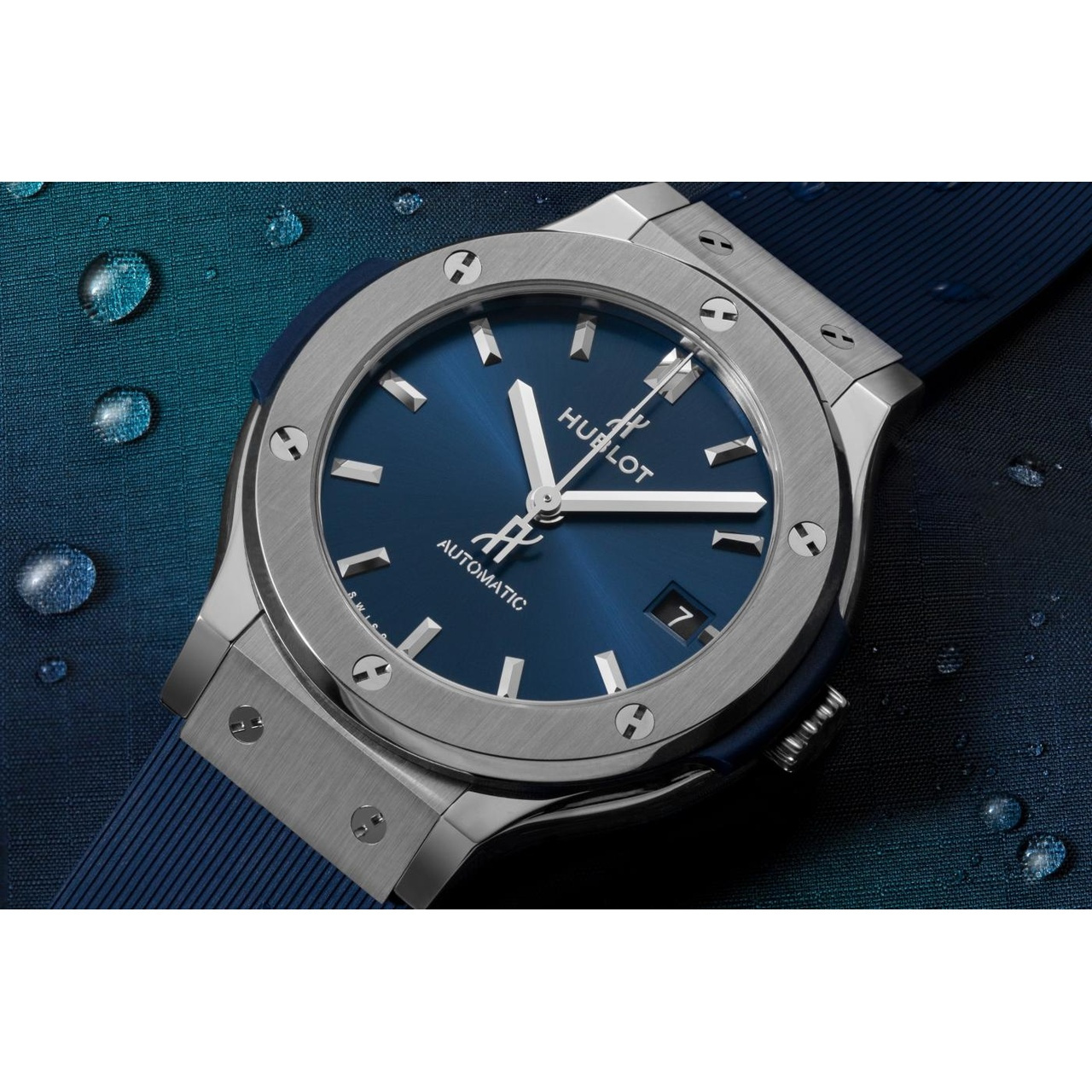 HUBLOT クラシック・フュージョン チタニウム ブルー 38mm 565.NX.7170.RX