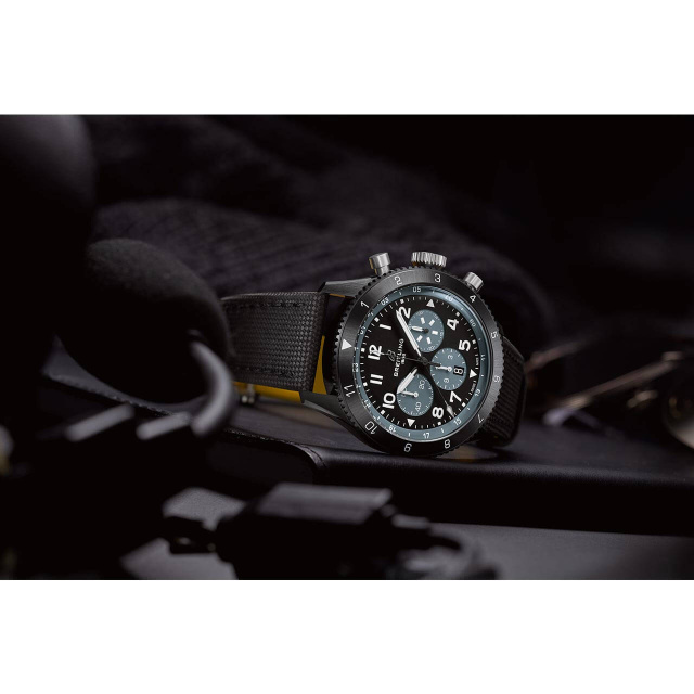 BREITLING スーパー アヴィ B04 クロノグラフ GMT 46 モスキート ナイトファイター SB04451A1B1X1