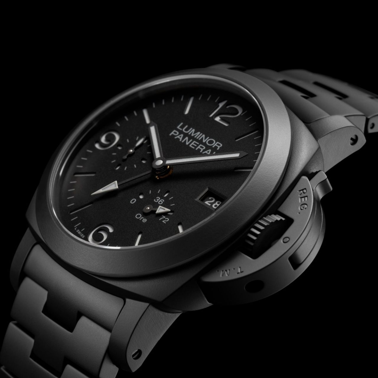PANERAI ルミノール GMT パワーリザーブ チェラミカ PAM01674
