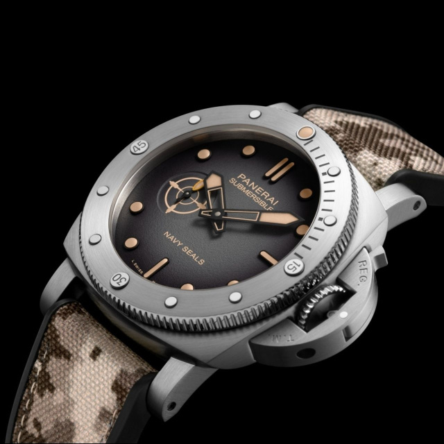 PANERAI サブマーシブル クアランタクアトロ ネイビーシールズ PAM01518