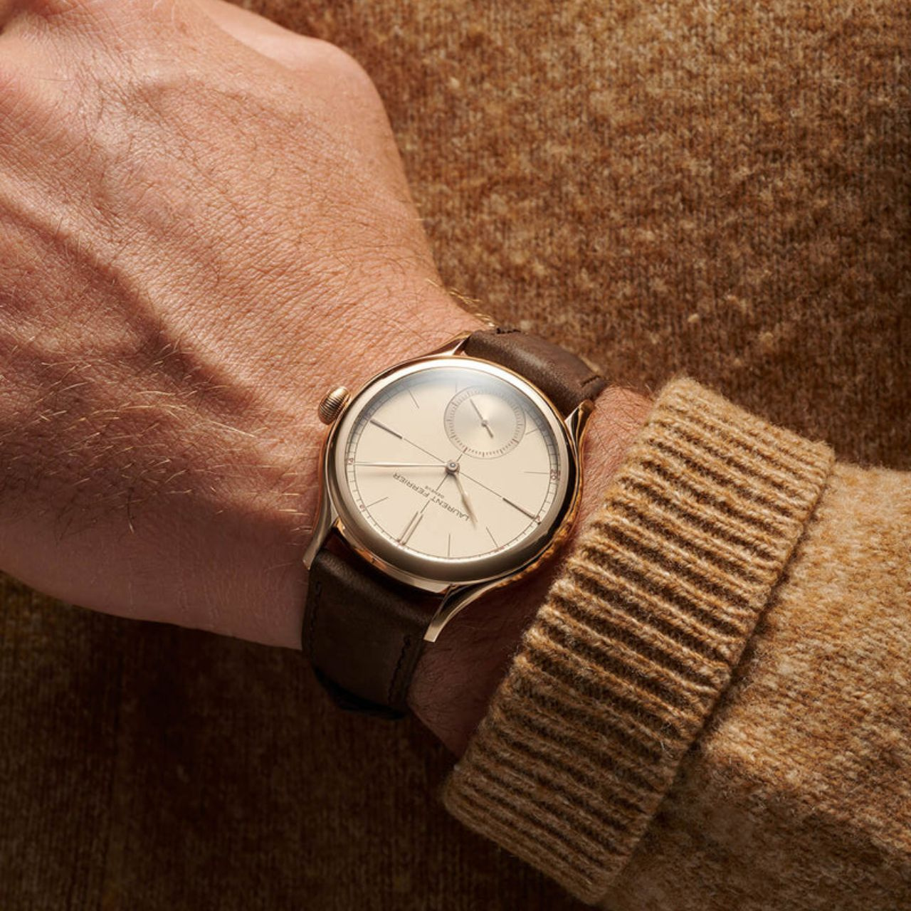 LAURENT FERRIER クラシック・オリジン ベージュ LCF036.R5.BR5