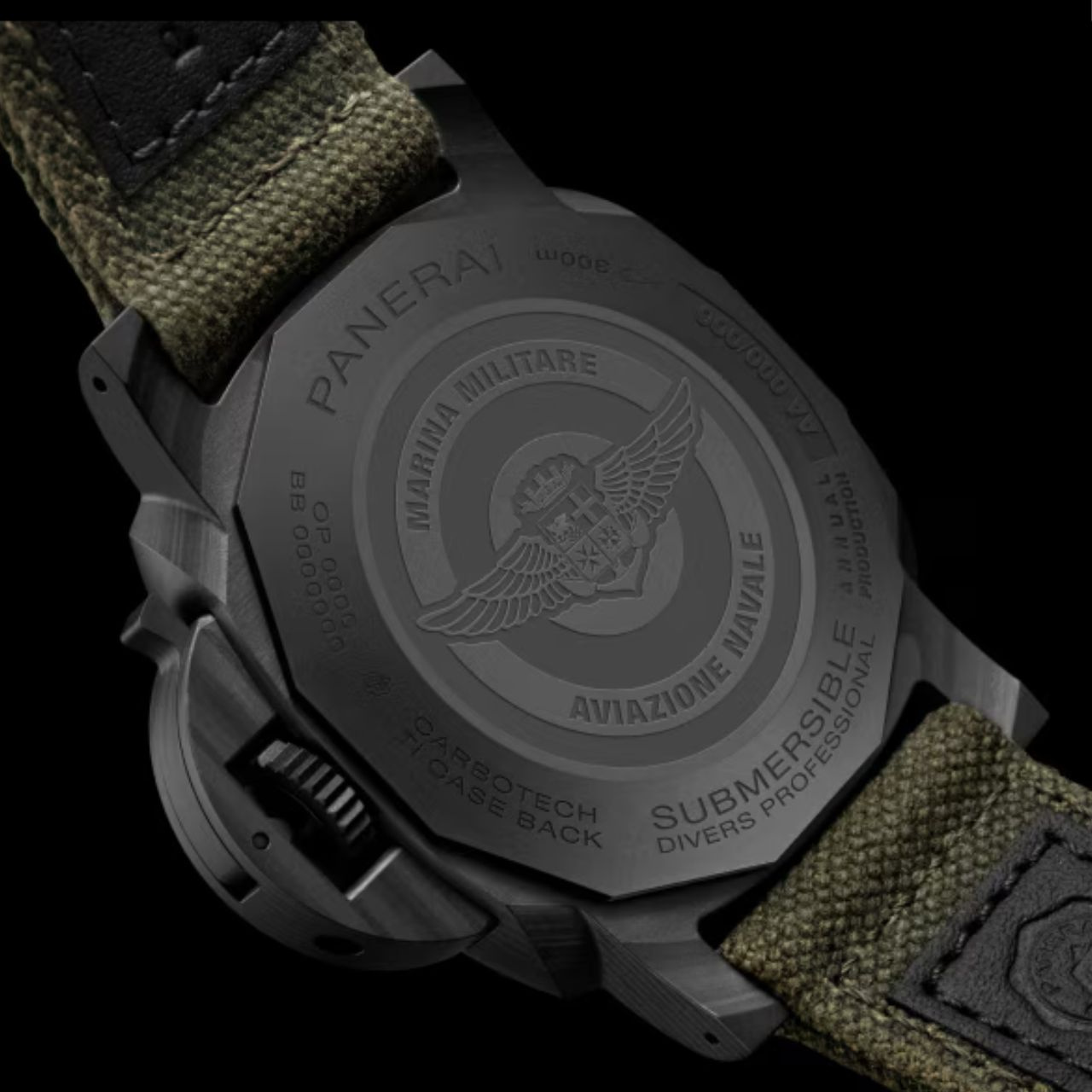 PANERAI サブマーシブル マリーナ ミリターレ カーボテック™ PAM01698