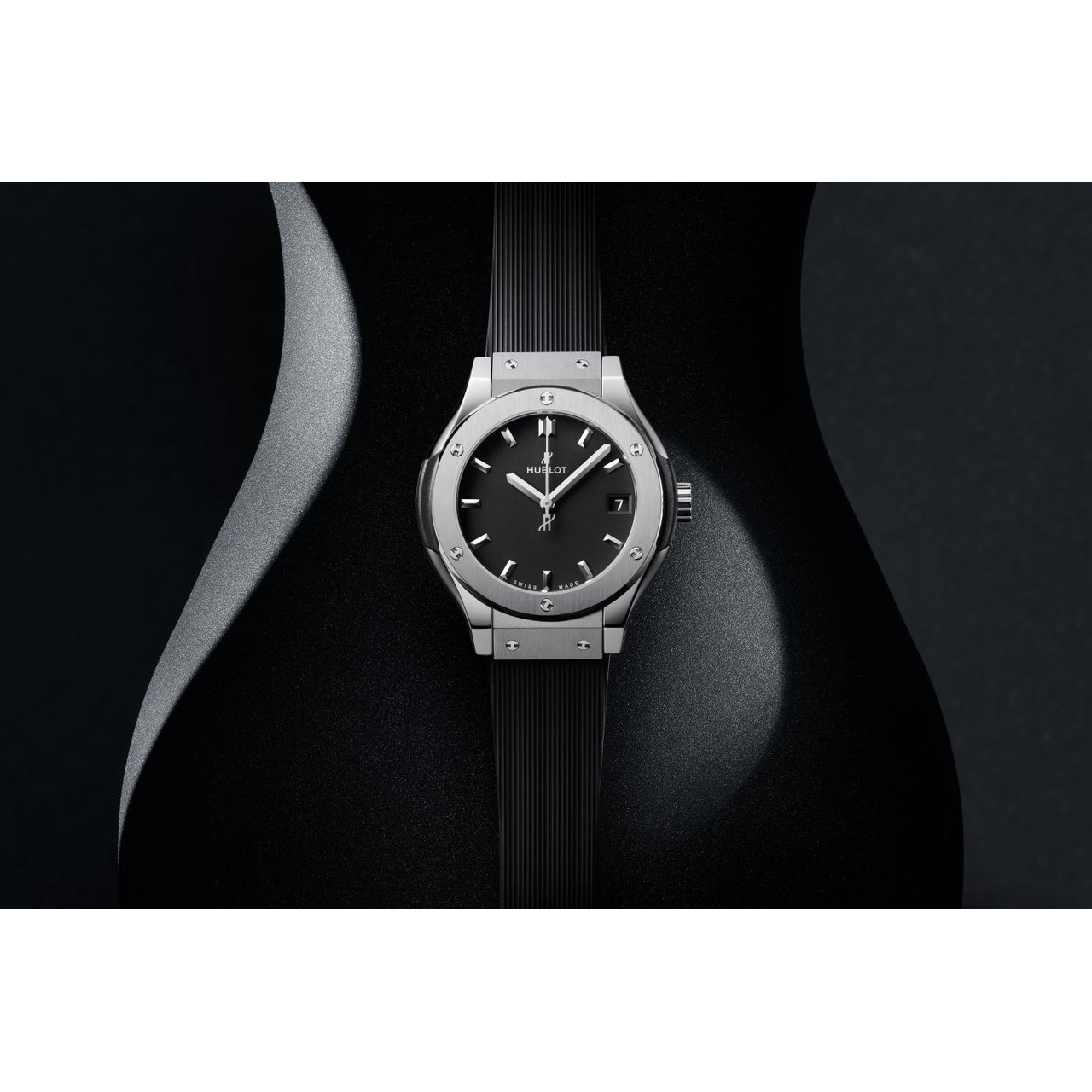 HUBLOT クラシック・フュージョン チタニウム 33mm 581.NX.1470.RX