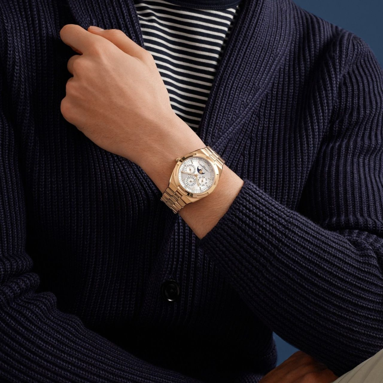 VACHERON CONSTANTIN オーヴァーシーズ エクストラフラット・パーペチュアルカレンダー 4300V/220R-B064