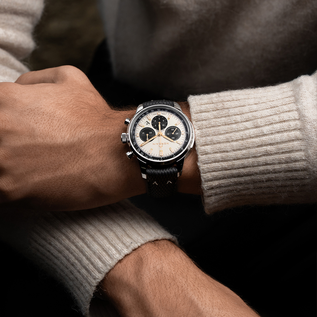 NORQAIN フリーダム 60 クロノ 43mm オフホワイト N2201.19S01.C01.R01