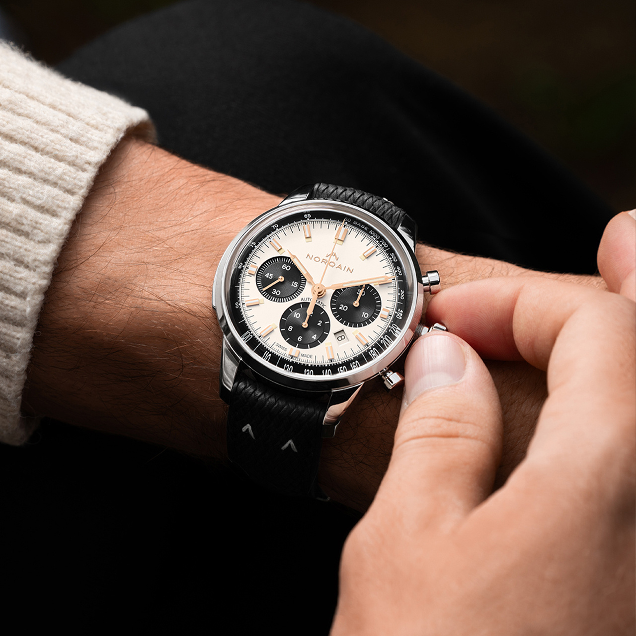 NORQAIN フリーダム 60 クロノ 43mm オフホワイト N2201.19S01.C01.R01