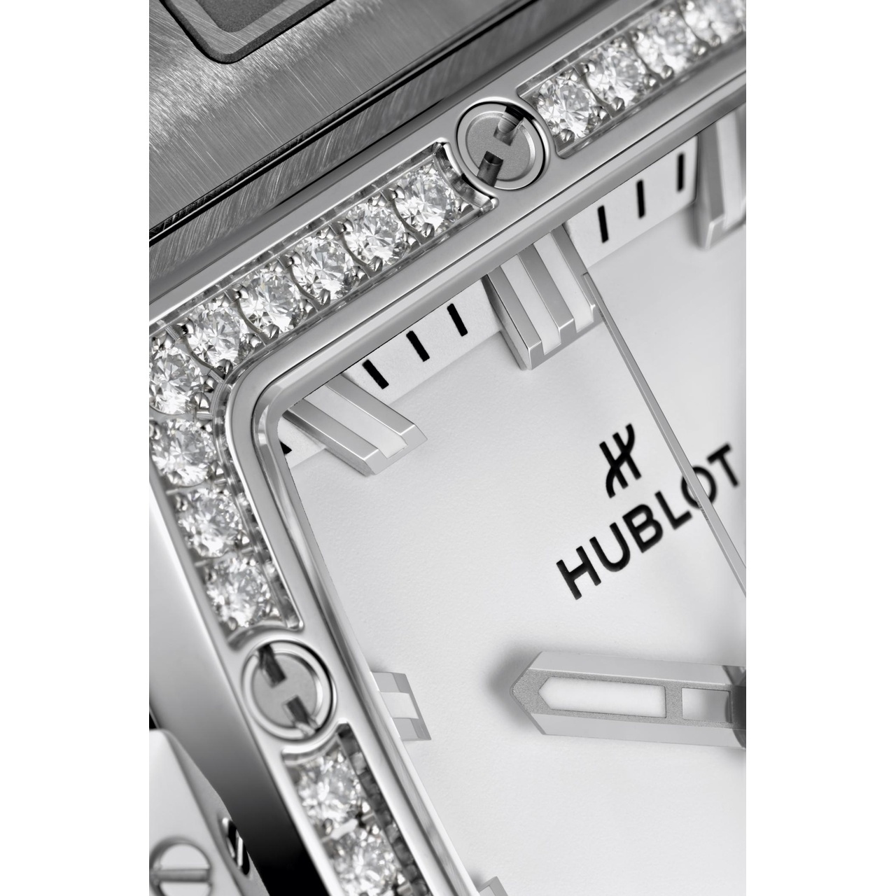 HUBLOT スピリット オブ ビッグ・バン チタニウム ホワイト ダイヤモンド 39mm 662.NE.2010.RW.1204