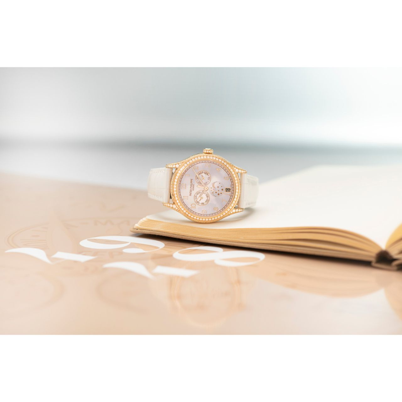 PATEK PHILIPPE 年次カレンダー, ムーンフェイズ 4948R-001