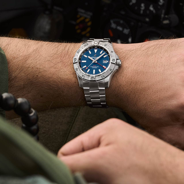 BREITLING アベンジャー B01 クロノグラフ 44 AB0147101C1A1