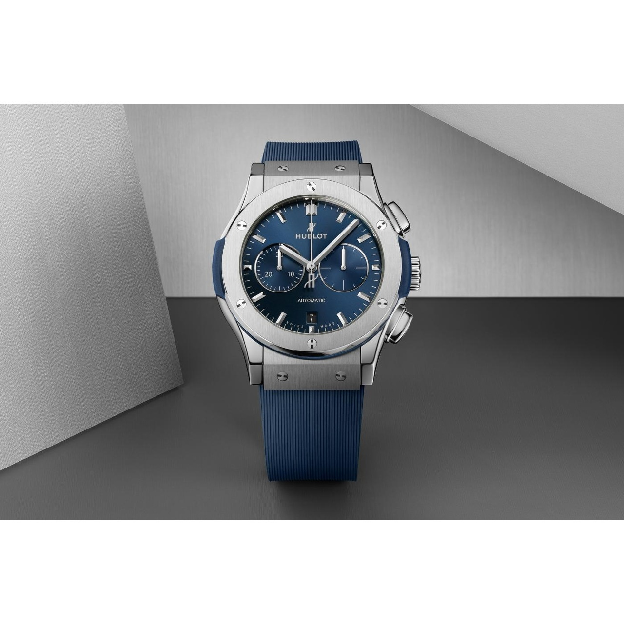 HUBLOT クラシック・フュージョン クロノグラフ チタニウム ブルー 42mm 541.NX.7170.RX