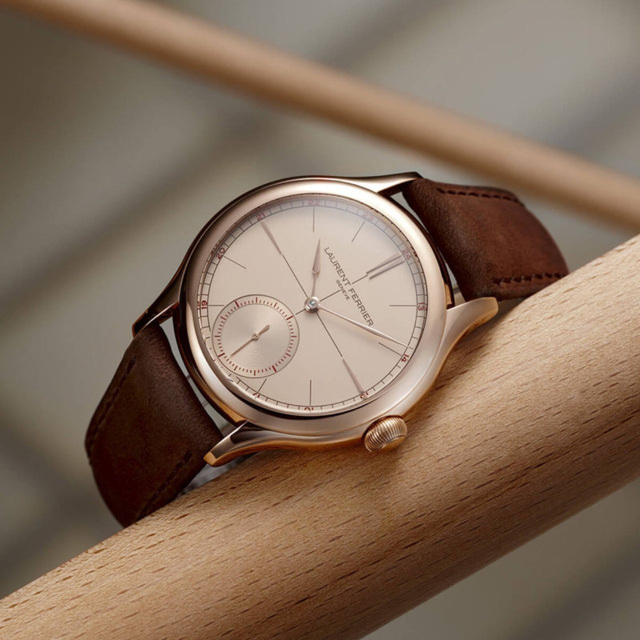 LAURENT FERRIER クラシック・オリジン ベージュ LCF036.R5.BR5