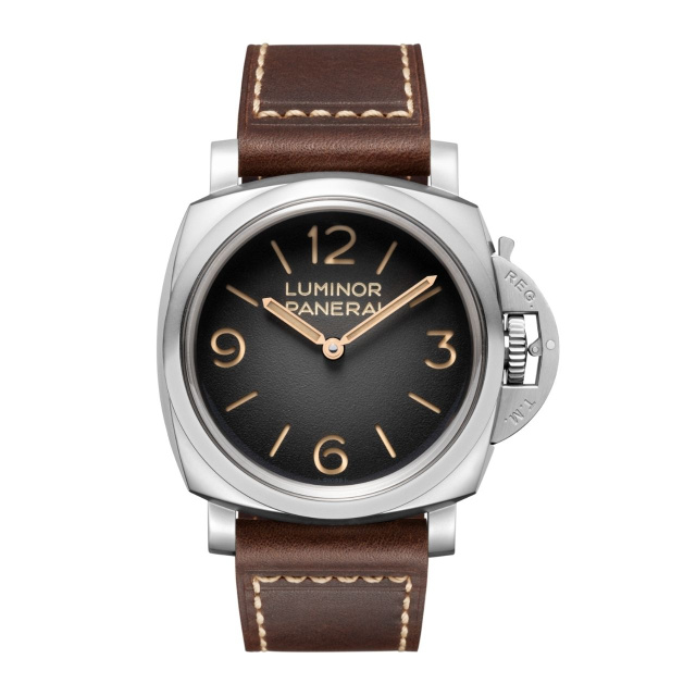 PANERAI ルミノール トレ ジョルニ PAM01628