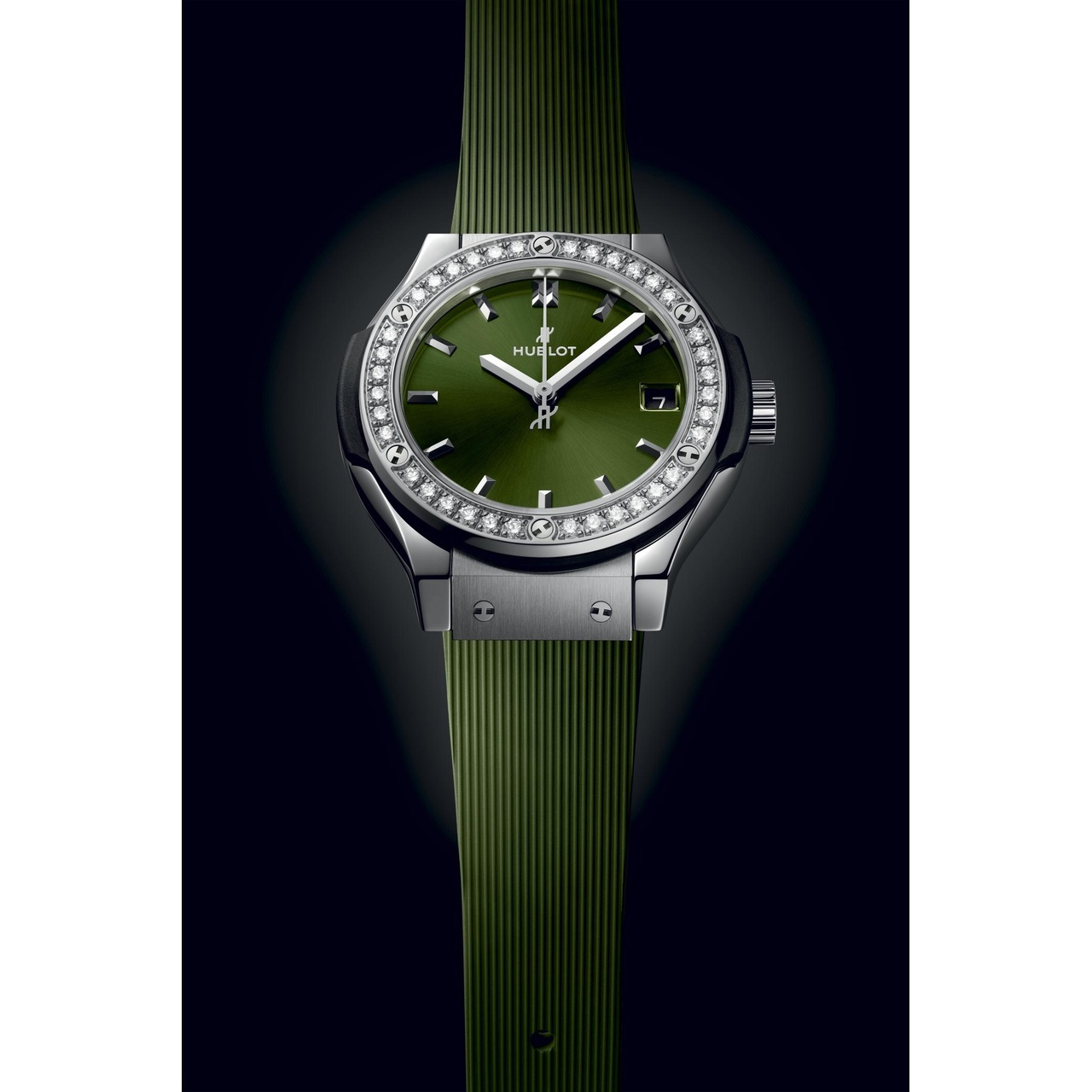 HUBLOT クラシック・フュージョン チタニウム グリーン ダイヤモンド 33mm 581.NX.8970.RX.1104