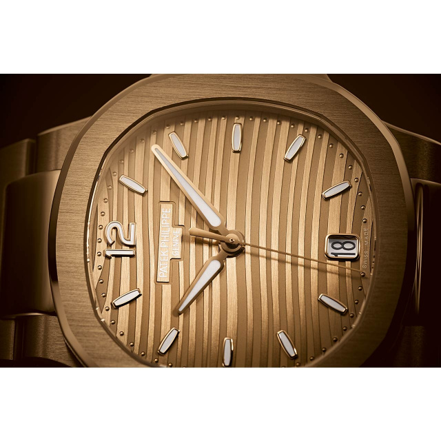 PATEK PHILIPPE 婦人用ノーチラス《レディス・オートマチック》 Ref.7118/1R-010