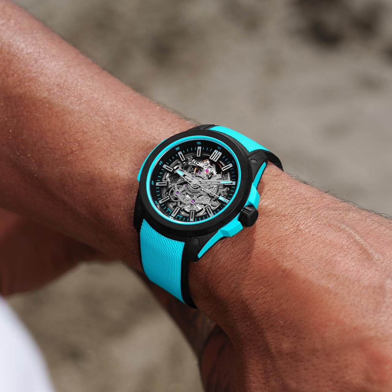ワイルドワン スケルトン 42MM ターコイズ NNQ3000QBQ1AS/B007
