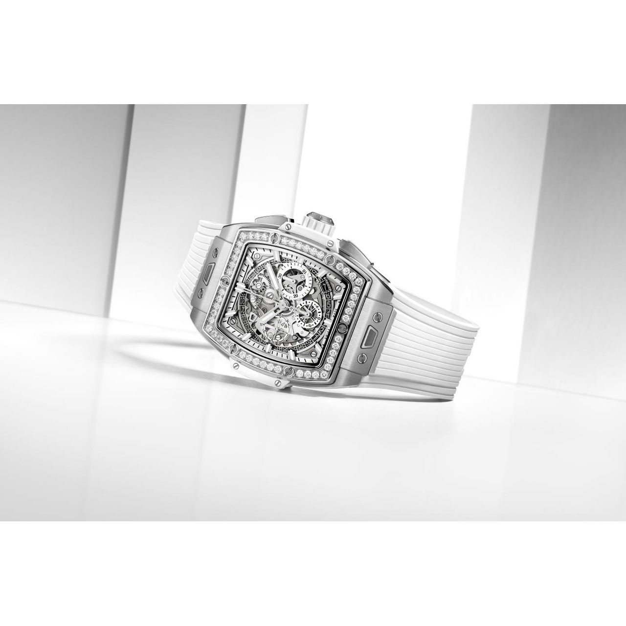HUBLOT スピリット オブ ビッグ・バン チタニウム ホワイト ダイヤモンド 42mm 642.NE.2010.RW.1204