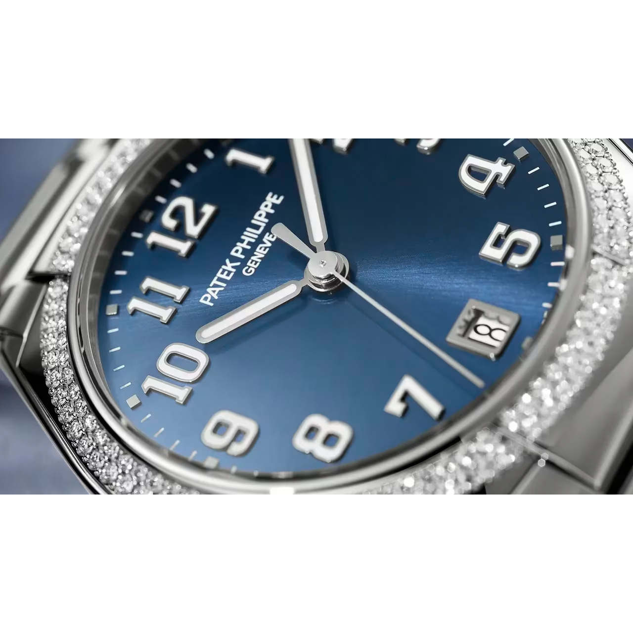 PATEK PHILIPPE TWENTY~4 AUTOMATIC 7300/1200A-001