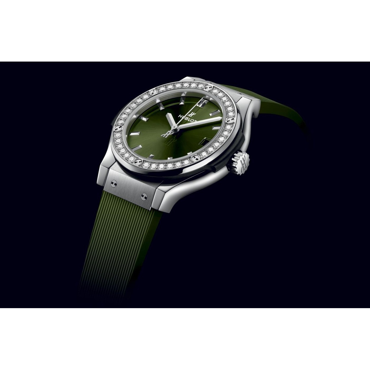 HUBLOT クラシック・フュージョン チタニウム グリーン ダイヤモンド 33mm 581.NX.8970.RX.1104
