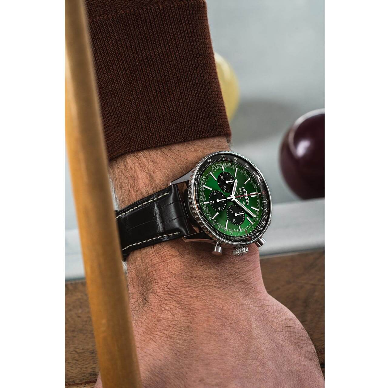 ナビタイマー B01 クロノグラフ 46 AB0137241L1P1｜BREITLING