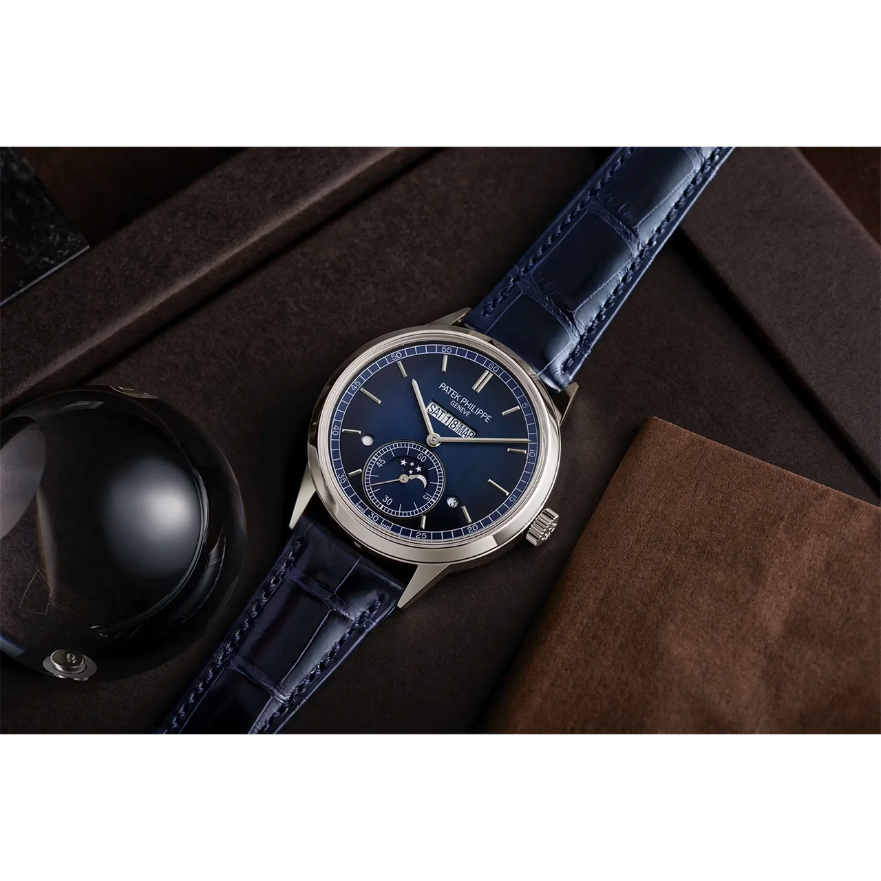 PATEK PHILIPPE インライン永久カレンダー 5236P-001