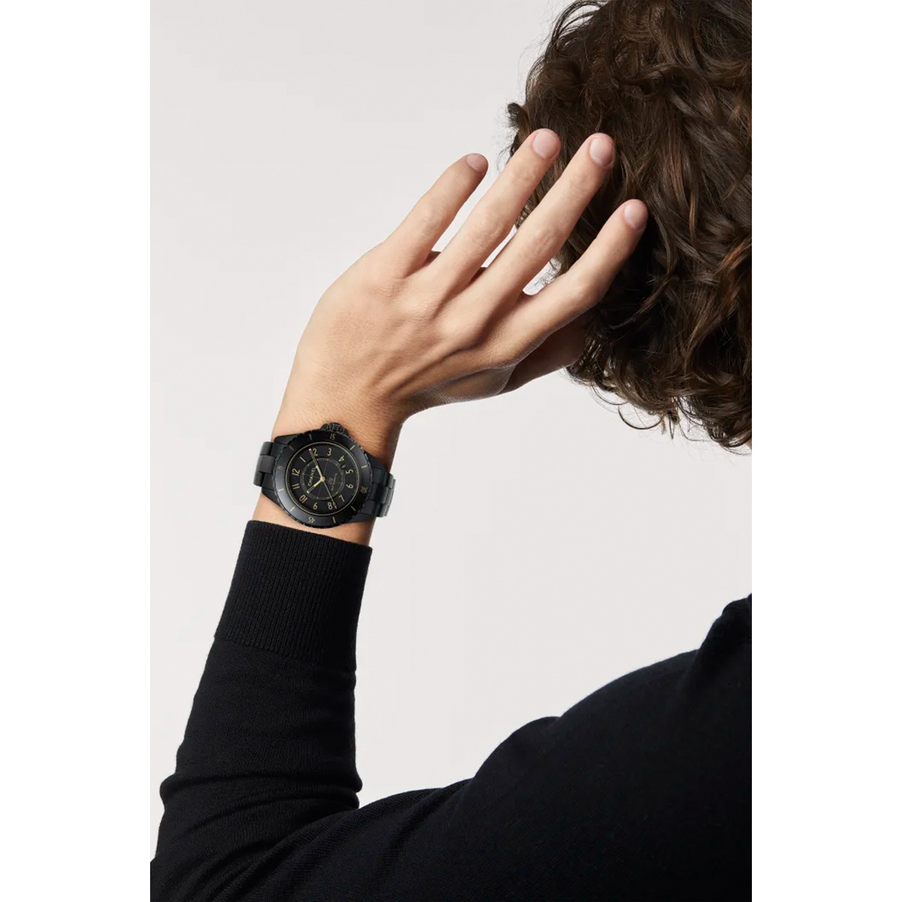 CHANEL J12 ゴールデン ブラック キャリバー 12.1, 42mm H11060