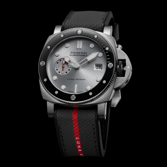 PANERAI サブマーシブル クアランタクアトロ ルナ ロッサ PAM01681