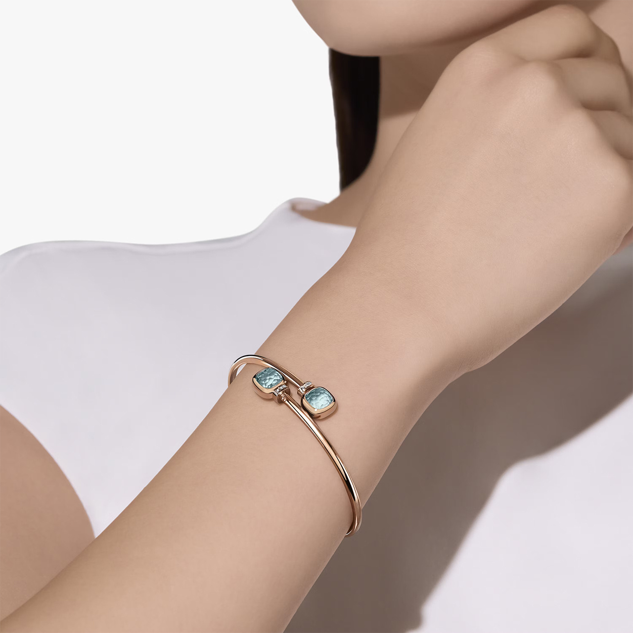 Pomellato 「ヌード ミニ」バングル PBC5020-O6WHR-DB0YY