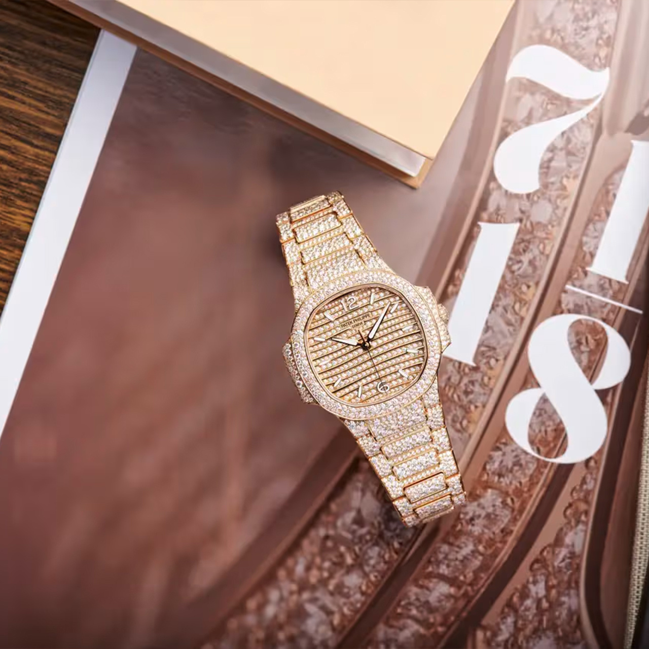 PATEK PHILIPPE 婦人用ノーチラス・ハイジュエリー《レディス・オートマチック》 7118/1450R-001