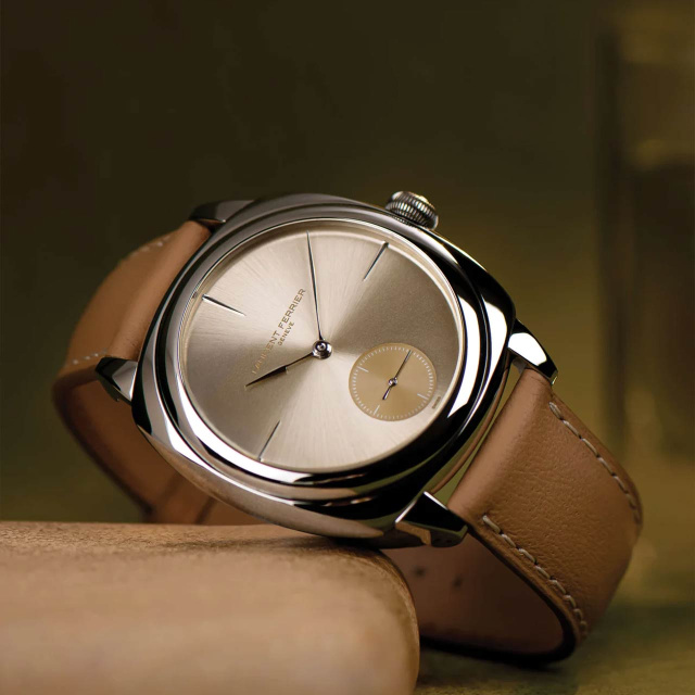 LAURENT FERRIER スクエア・マイクロローター ゴールドトーン LCF013.AC.JG1