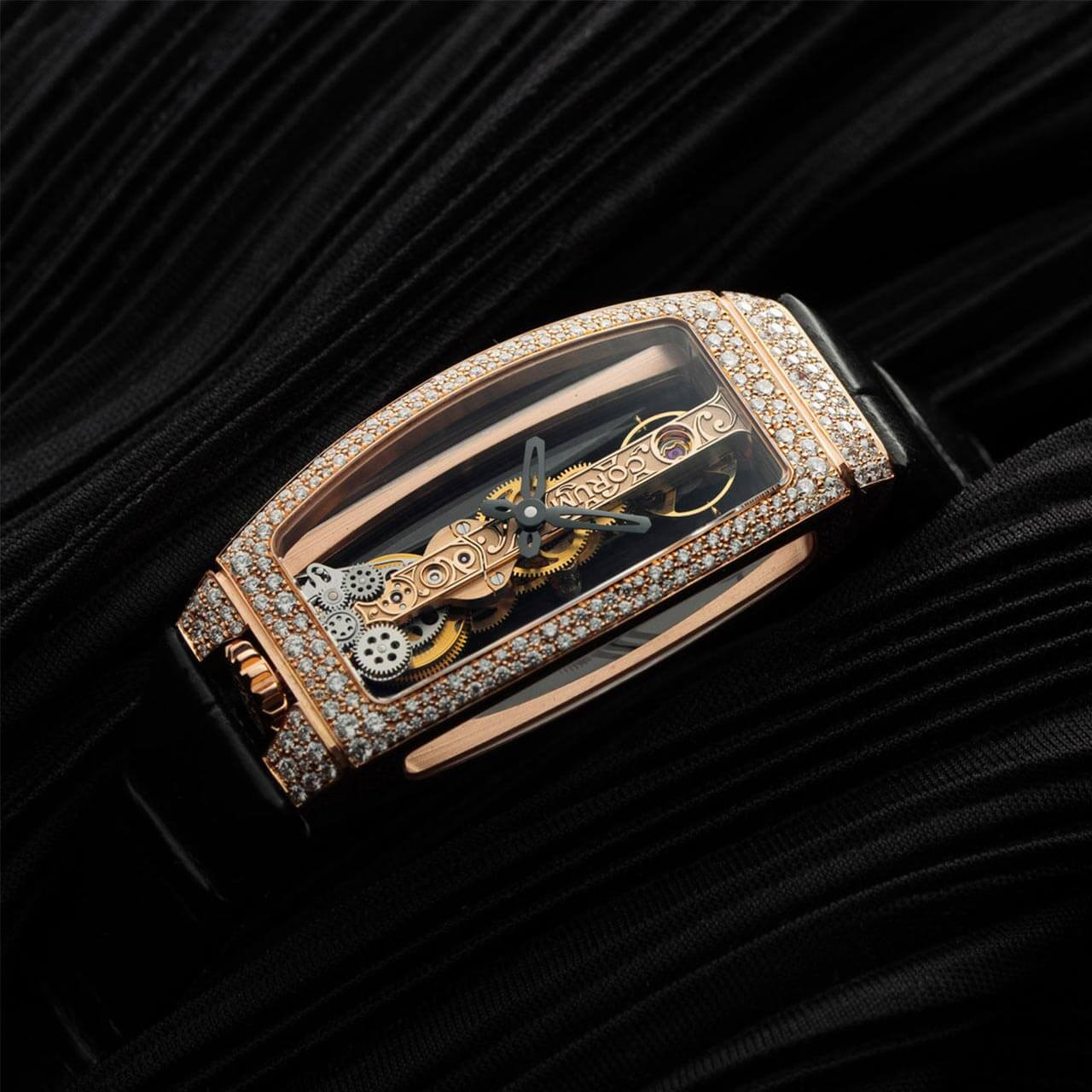 CORUM GOLDEN BRIDGE MISS Ref.B113/03845