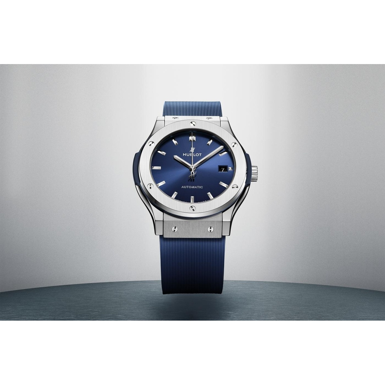 HUBLOT クラシック・フュージョン チタニウム ブルー 45mm 511.NX.7170.RX