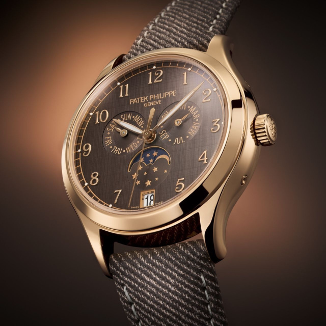 PATEK PHILIPPE 年次カレンダー, ムーンフェイズ 4946R-001