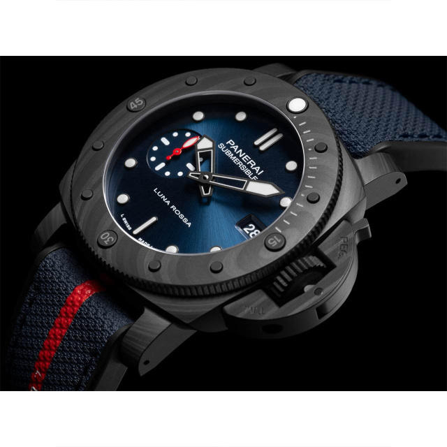 PANERAI サブマーシブル ルナ・ロッサ カーボテック™ PAM01563