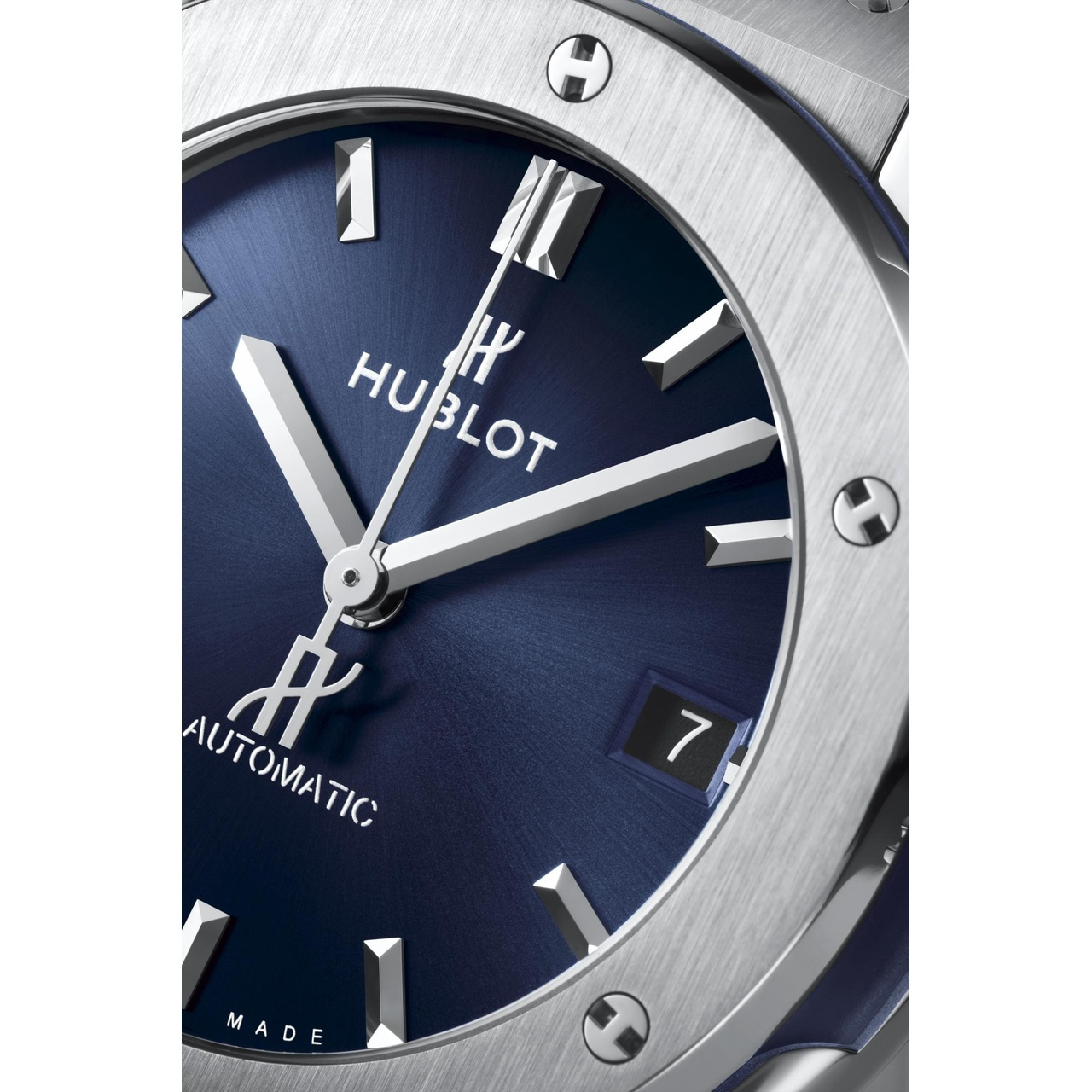 HUBLOT クラシック・フュージョン チタニウム ブルー 38mm 565.NX.7170.RX