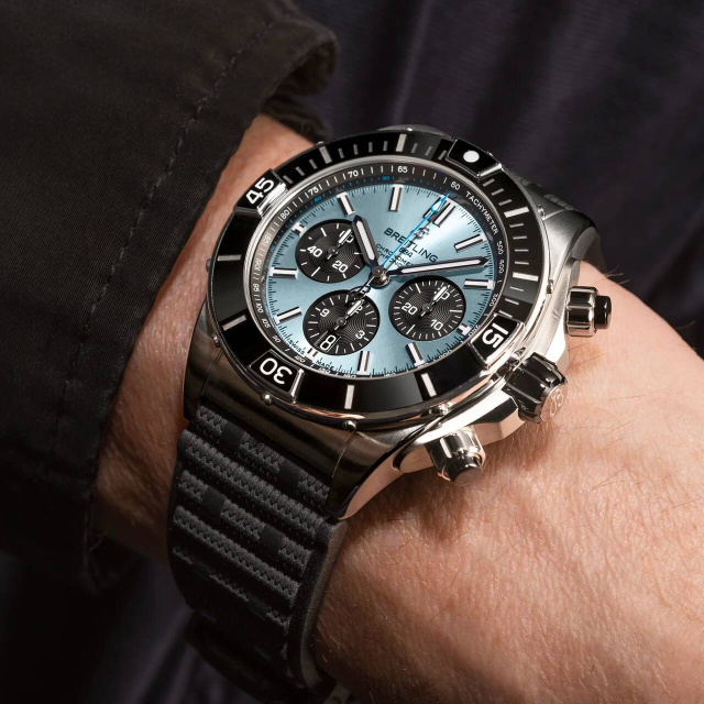 BREITLING スーパー クロノマット B01 44 PB0136251C1S1