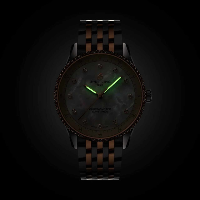 BREITLING ナビタイマー 32 U77320E61A1U1