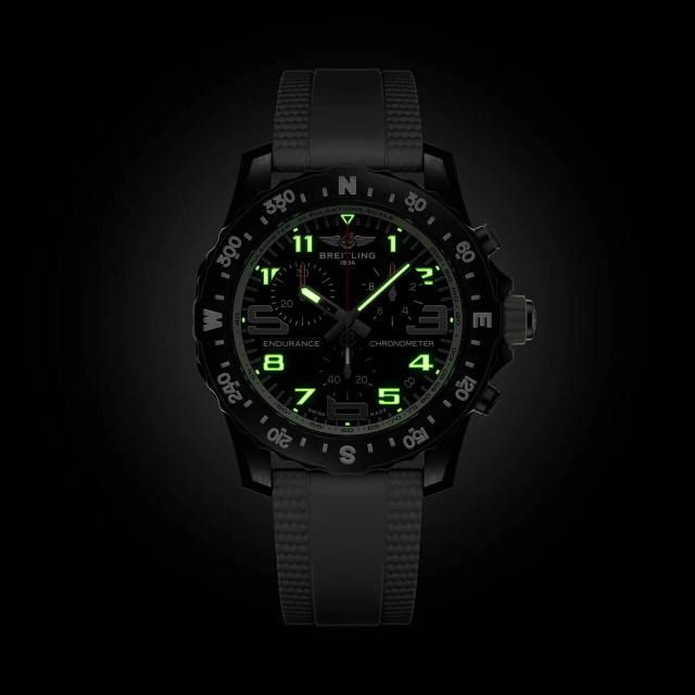 BREITLING プロフェッショナル エンデュランス プロ 44 X82310A71B1S2