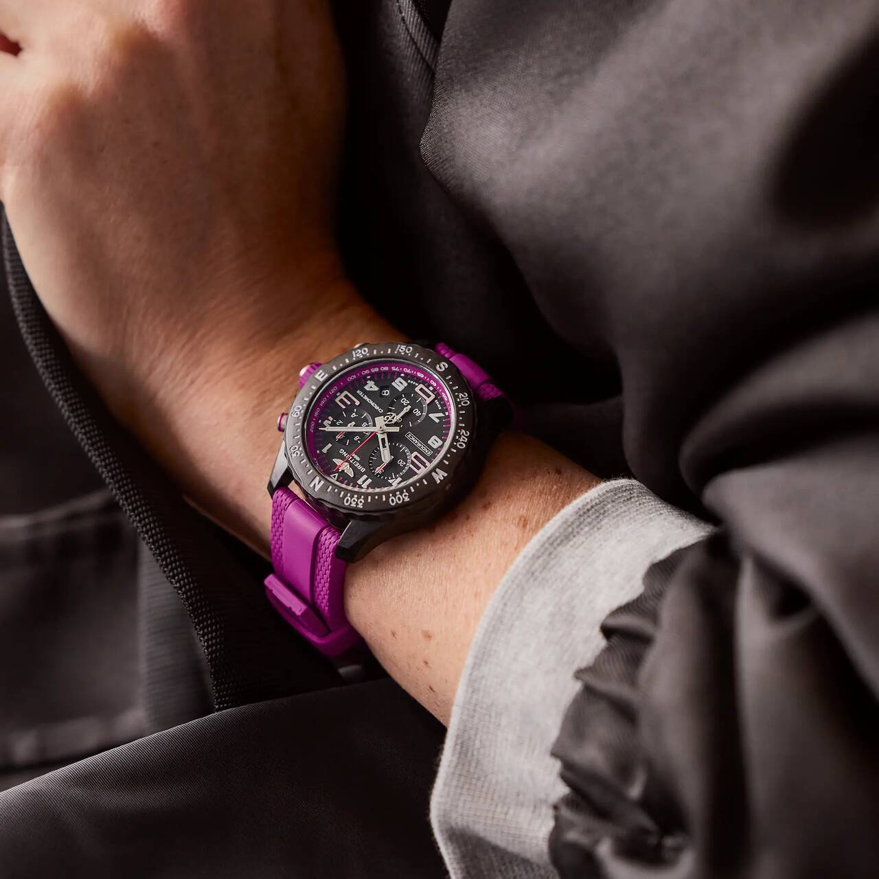 BREITLING プロフェッショナル エンデュランス プロ 38 X83310F61B1S1